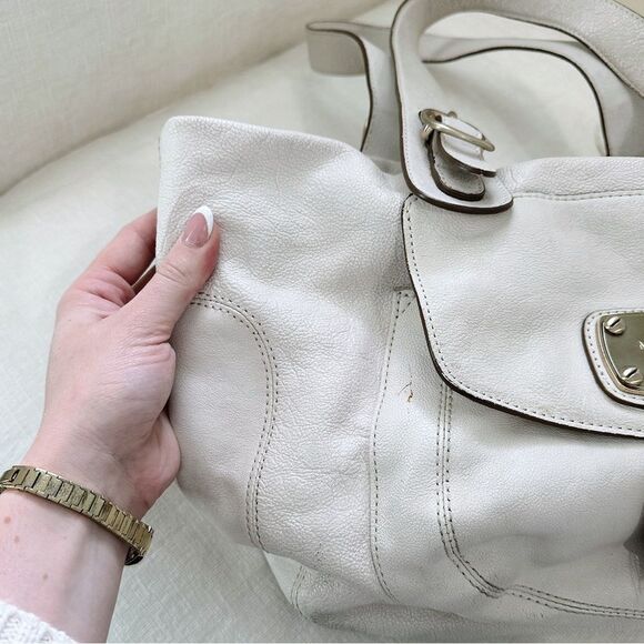 Michael Kors Leather Hudson Downtown Shoulder Bag - Picture 4 of 8